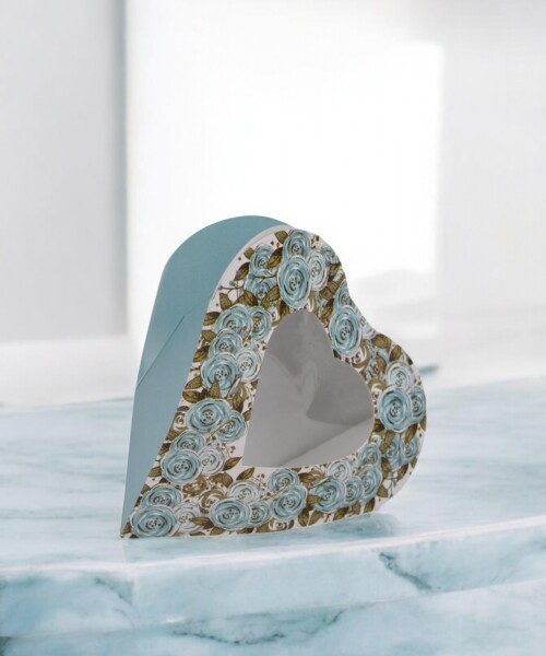 Caja corazon con visor - 17x17x5 cm. CELESTE C/ ORO