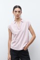Remera cuello polo rosa