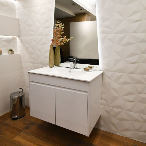 MUEBLE BLANCO DE MADERA LAQUEADO 2 PUERTAS CON BACHA 79x45x56 cm 000