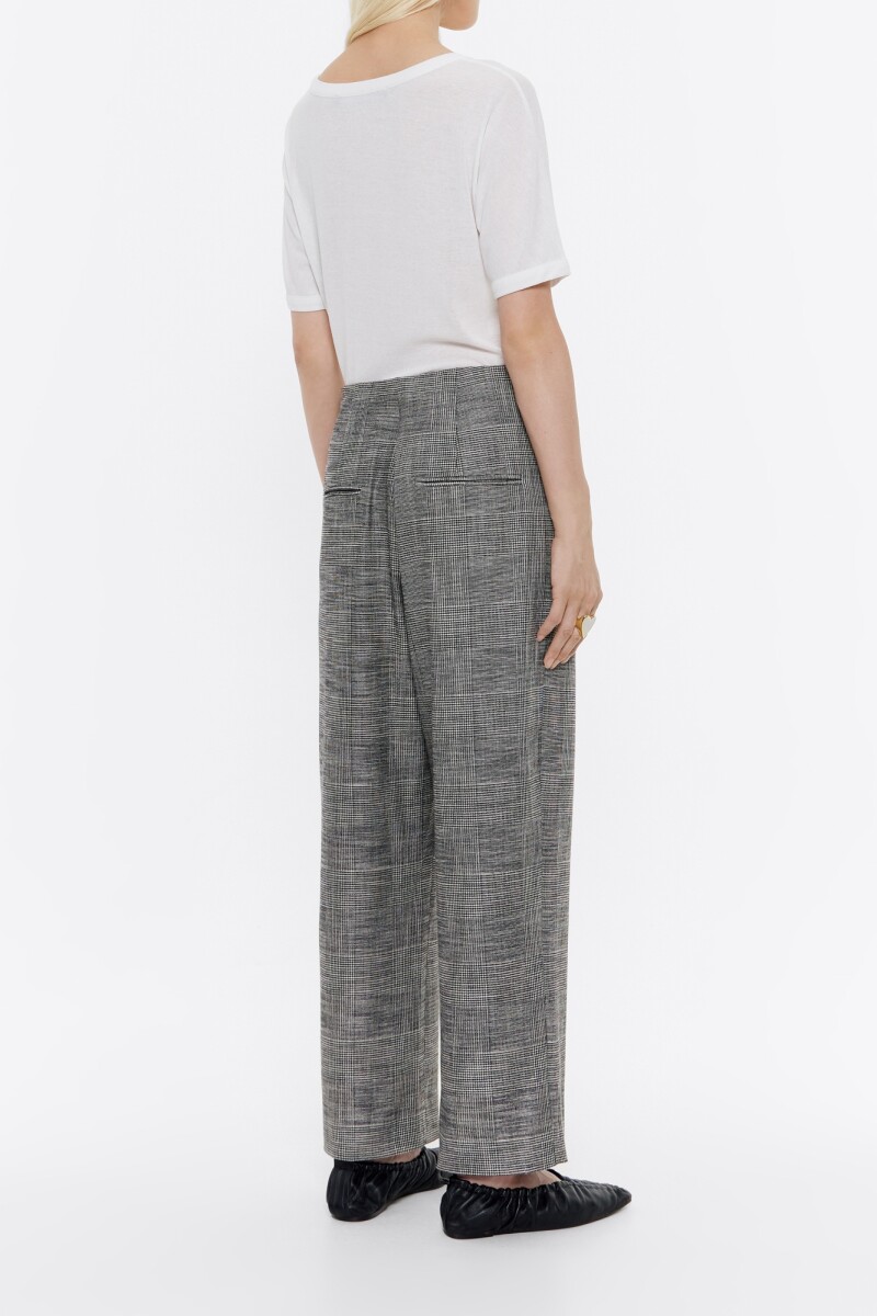 PANTALÓN PINZAS CUADROS Negro