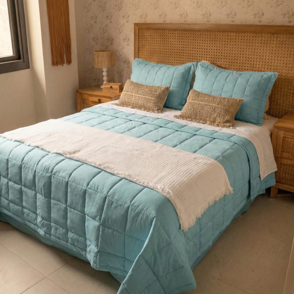 Acolchado 1 Plaza | 1 Plaza y Media - Basic 200 Hilos Celeste