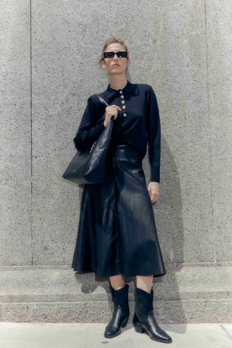 Falda midi de eco-cuero negro