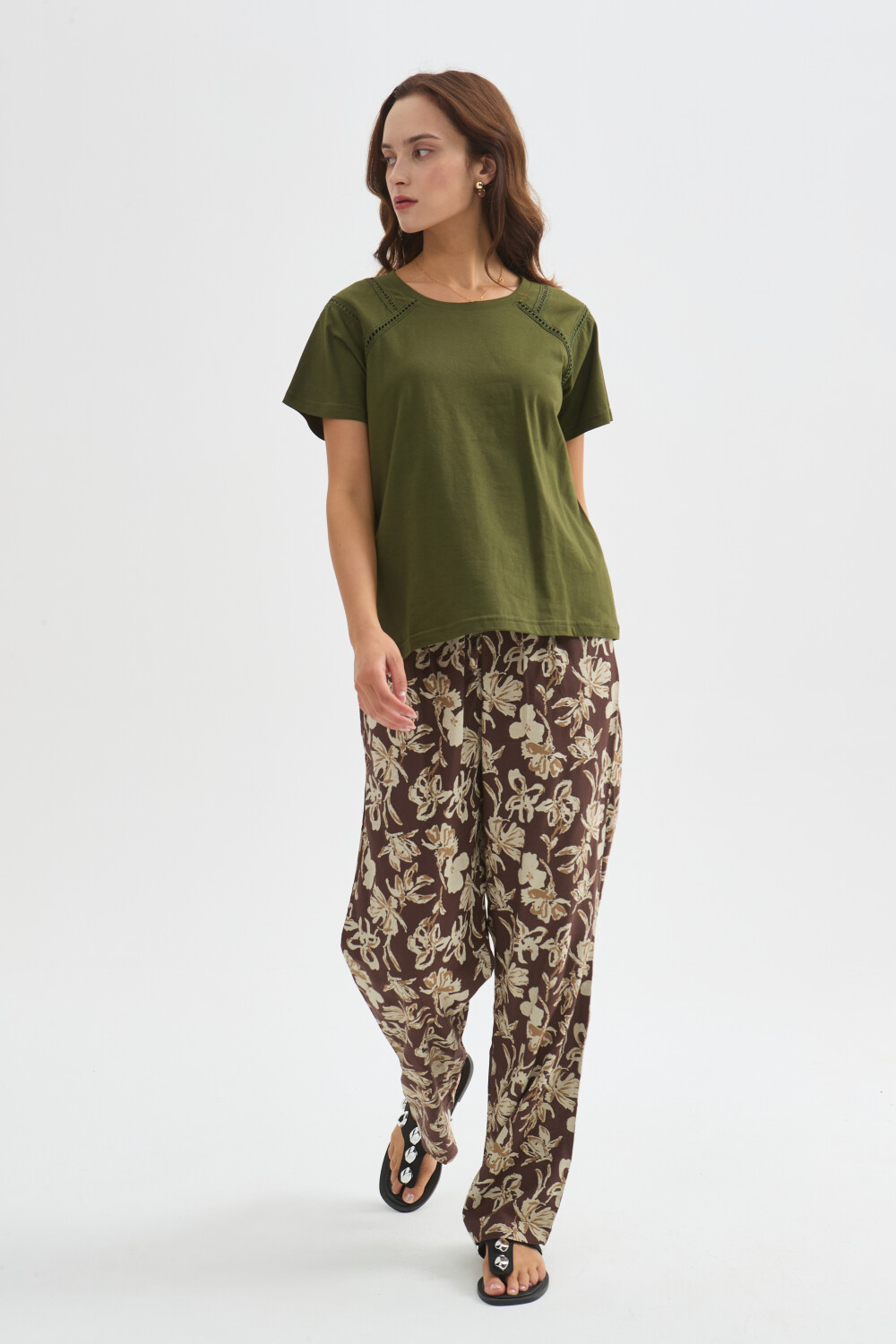 Remera Lugoj Verde Oliva Oscuro
