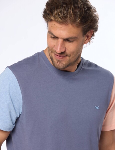REMERA LISA COMBINADA Lila