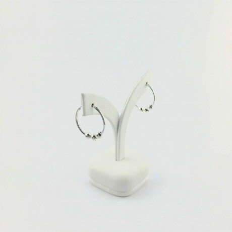 Par de aros de plata 925 con cuentas. Par de aros de plata 925 con cuentas.