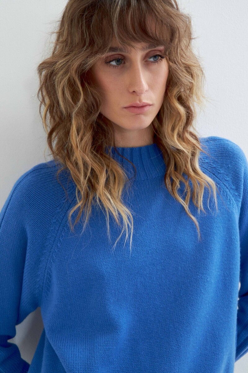 Sweater con tajo azul francia