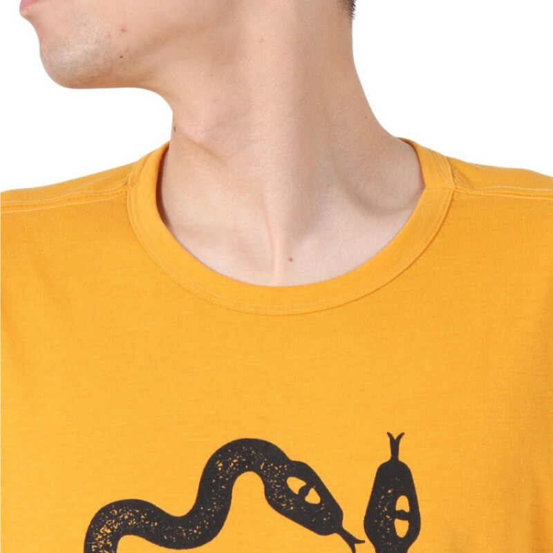 Remera Roark Mathis Core - Amarillo Remera Roark Mathis Core - Amarillo