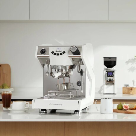 Máquina de Café Expresso 1.7 Litros 1 Grupo Máquina de Café Expresso 1.7 Litros 1 Grupo