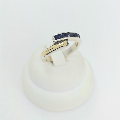 Anillo de plata 925 con circonias y double en oro 18 ktes. Anillo de plata 925 con circonias y double en oro 18 ktes.