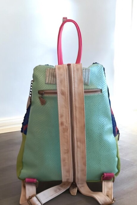 Mochila Lucy Multicolor Pintada A Mano Con Arte Carolina De Cunto Geométrico