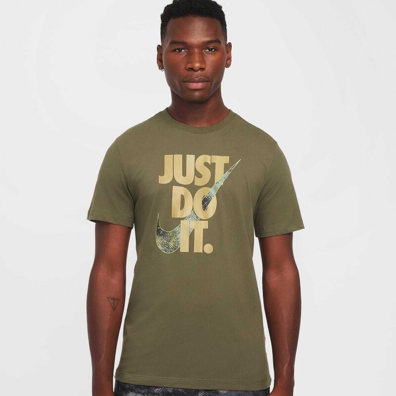 Remera Nike Dri-Fit Tee Camo Just do It de Hombre Verde