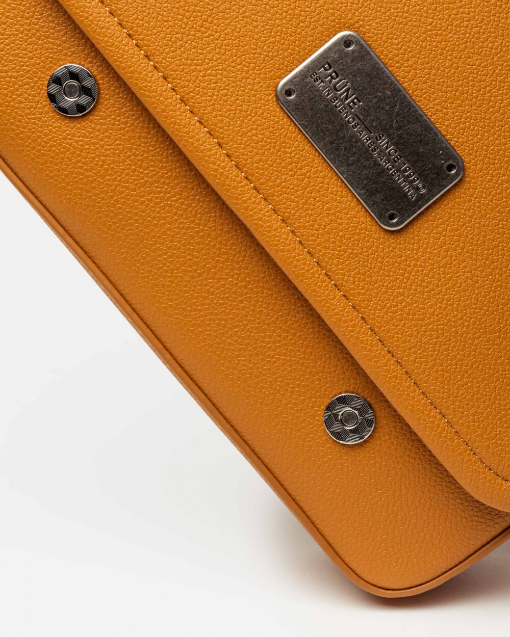 Bandolera Air en efecto cuero graneado Camel