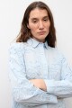Camisa apliques florales celeste