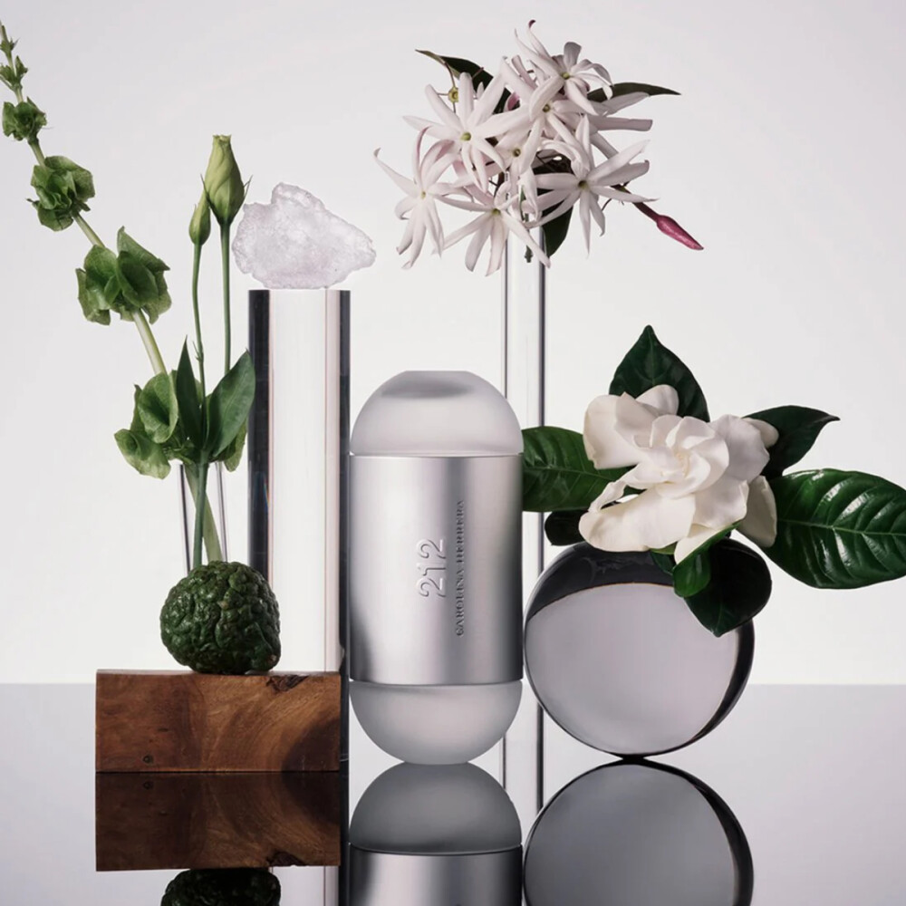 Carolina Herrera 212 Nyc Estuche: Eau De Toilette 100ml - Eau De Toilette 10ml - Body Lotion 100ml Carolina Herrera 212 Nyc Estuche: Eau De Toilette 100ml - Eau De Toilette 10ml - Body Lotion 100ml