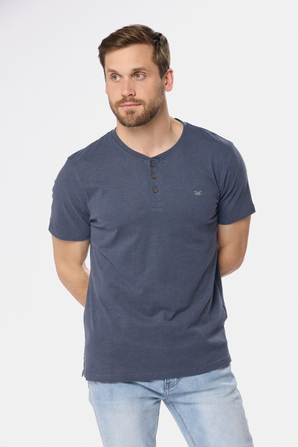 REMERA LISA CON BOTONES Azul