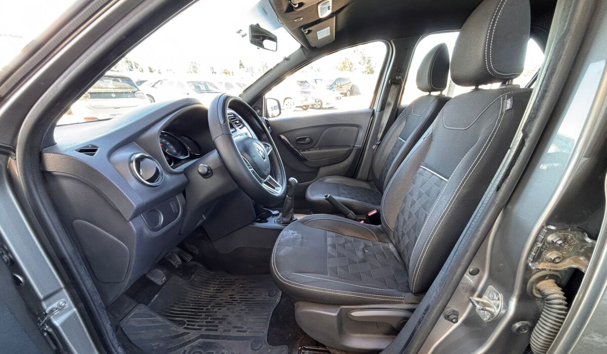 Renault Logan ZEN 1.0 - 2024 Renault Logan ZEN 1.0 - 2024