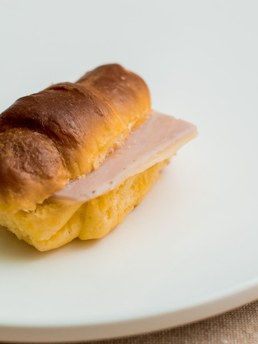 Medialunita con jamón y queso Medialunita con jamón y queso