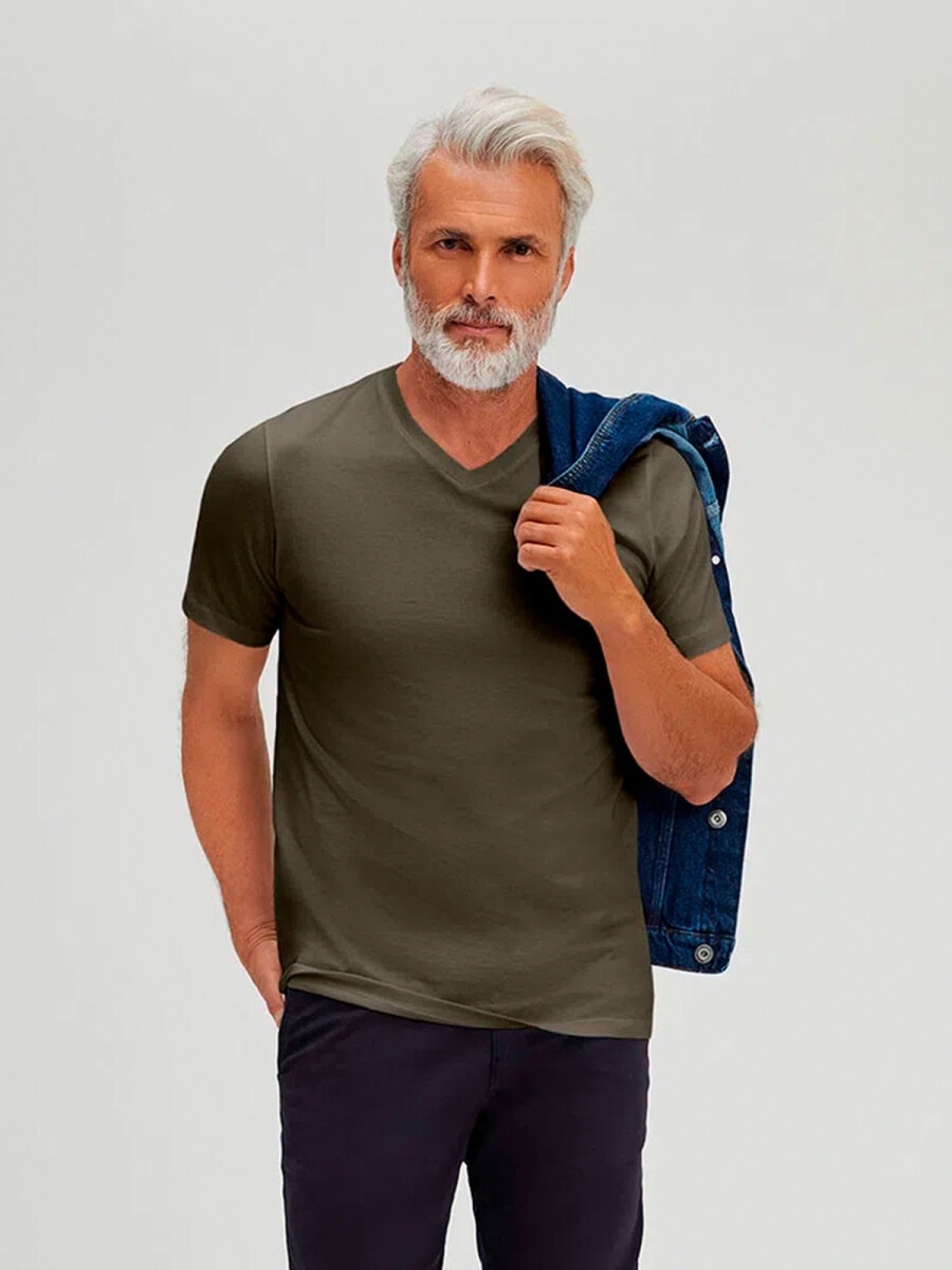 CAMISETA BÁSICA MANGA CORTA CUELLO EN V - VERDE MUSGO 