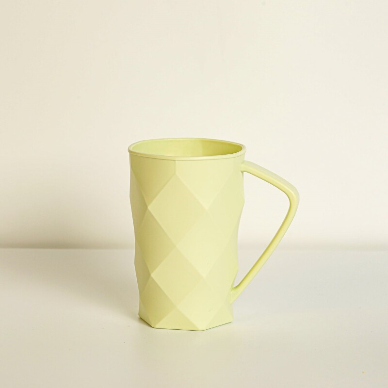 VASO PLÁSTICO CON ASA ROMBO (VERDE CLARO/340 ML) VASO PLÁSTICO CON ASA ROMBO (VERDE CLARO/340 ML)