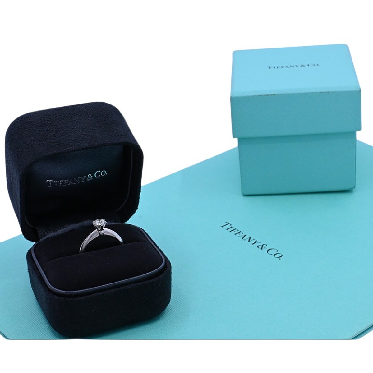 Tiffany & Co. anillo platino 950 con brillante 0,37 ct. estuche y certificado original. 