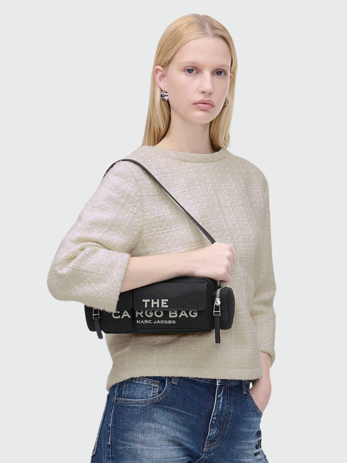 THE CARGO CANVAS SHOULDER BAG Negro