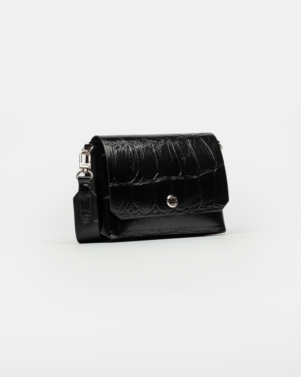 Bandolera Menorca En Cuero Grabado Croco Negro