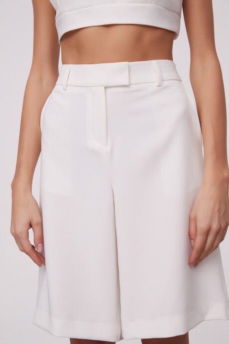 Bermuda Badora Marfil / Off White