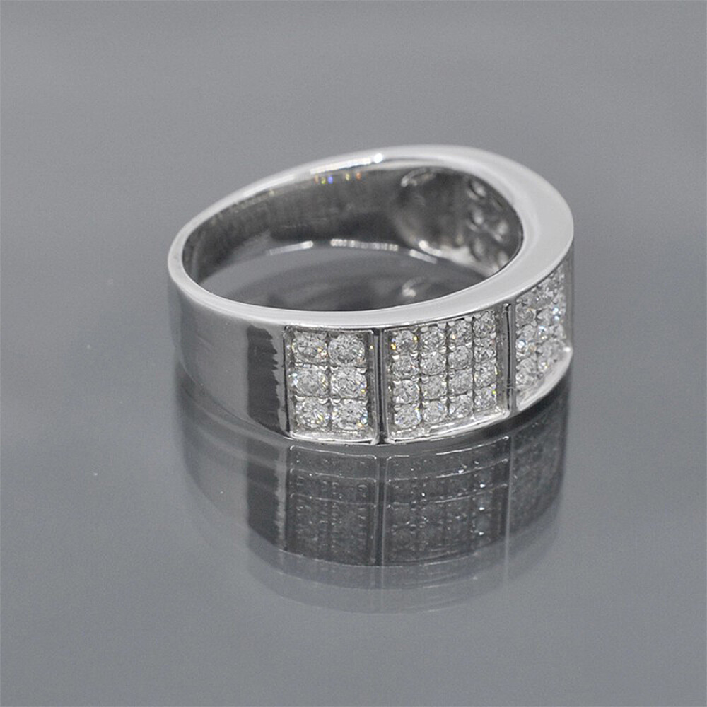 Anillo En Oro Blanco Y Brillantes Anillo En Oro Blanco Y Brillantes