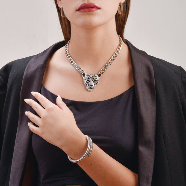 TIGRESSE COLLAR PLATEADO COLG TIGRE TIGRESSE COLLAR PLATEADO COLG TIGRE