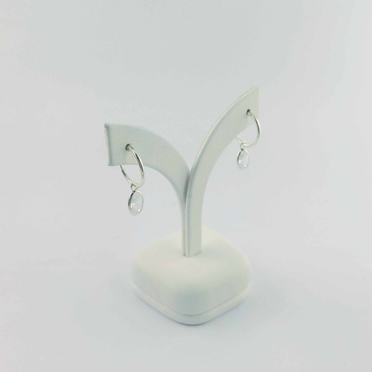 Par de aros de plata 925 con circonia. 