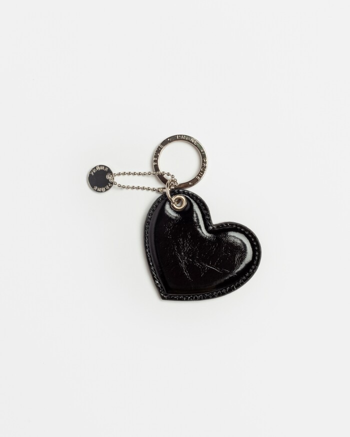 Llavero Heart En Cuero Charol Arrugado Negro