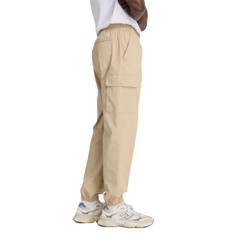 Pantalon New Balance Twill Cargo Jogger - Beige Pantalon New Balance Twill Cargo Jogger - Beige