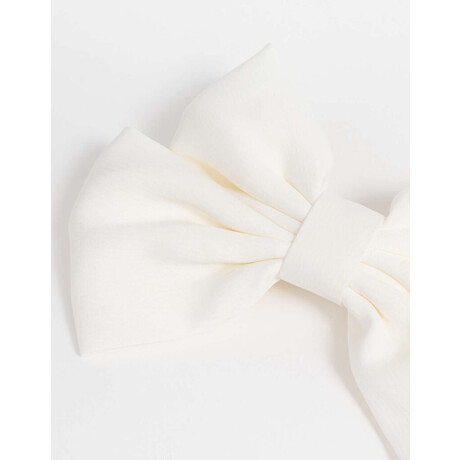 Hebilla Con Moño Blanco Crema