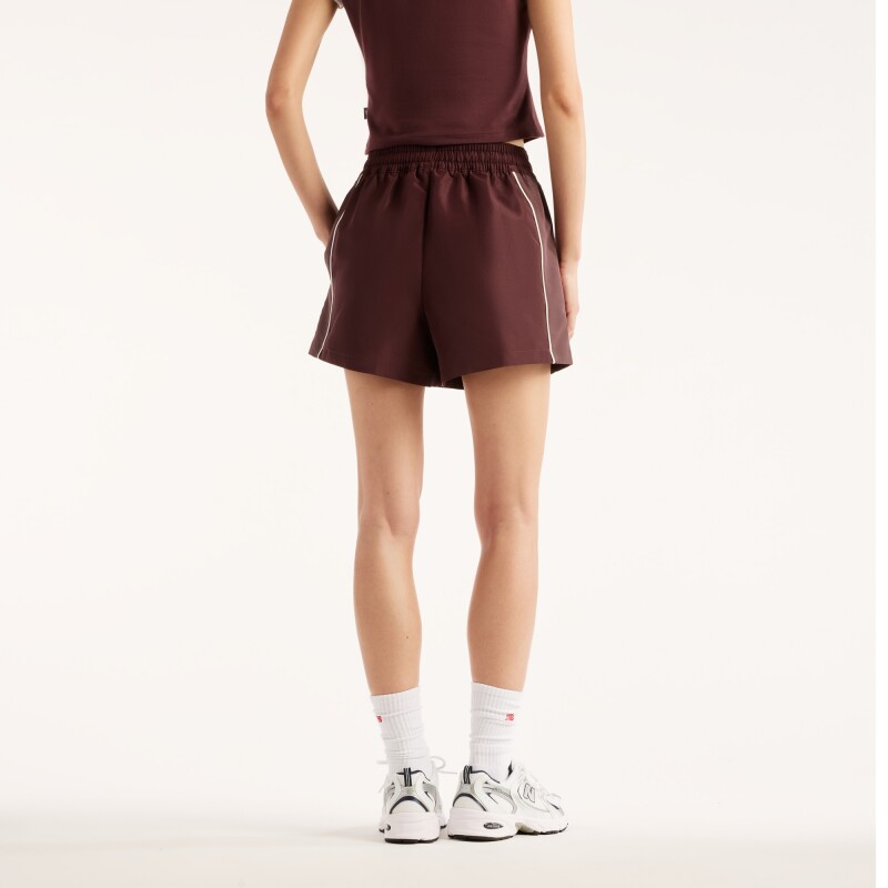Short Lifestyle New Balance de Dama Trackside WB6260DMYLR BROWN