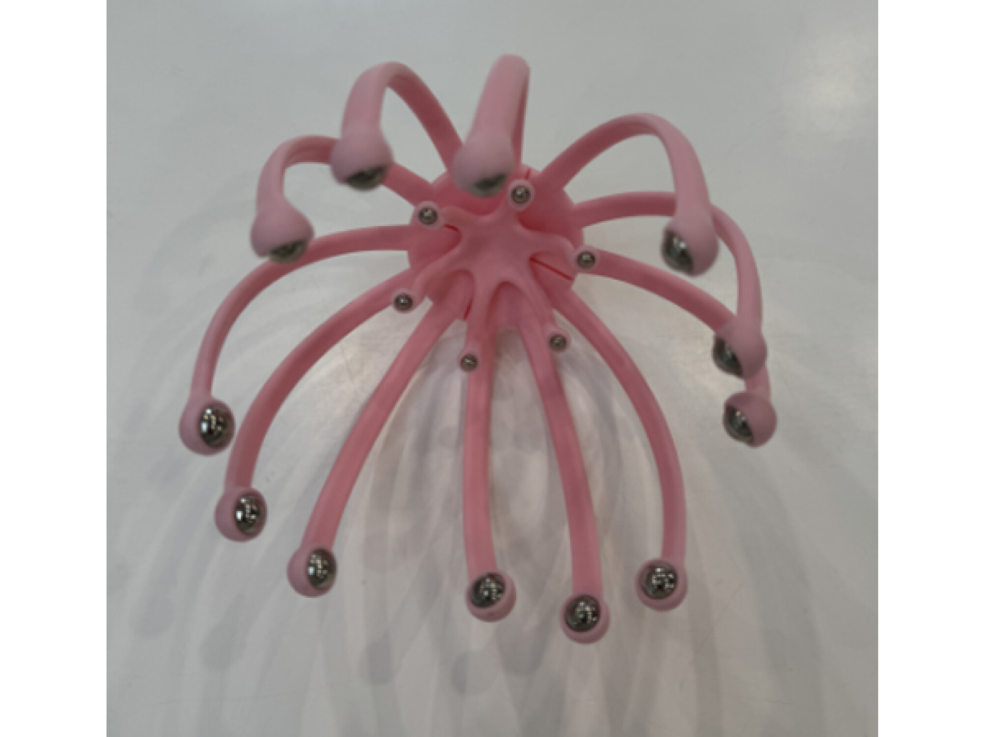 MASAJEADOR DE CUERO CABELLUDO MEJORADO (12 DEDOS) — MUMUSO