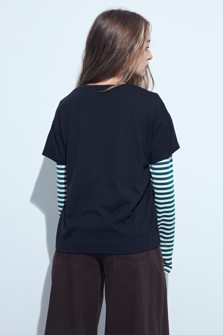 REMERA ARCE Negro