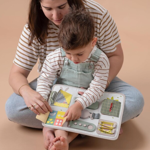 Tablero de actividades Urban Garden MONTESSORI taf toys Tablero de actividades Urban Garden MONTESSORI taf toys