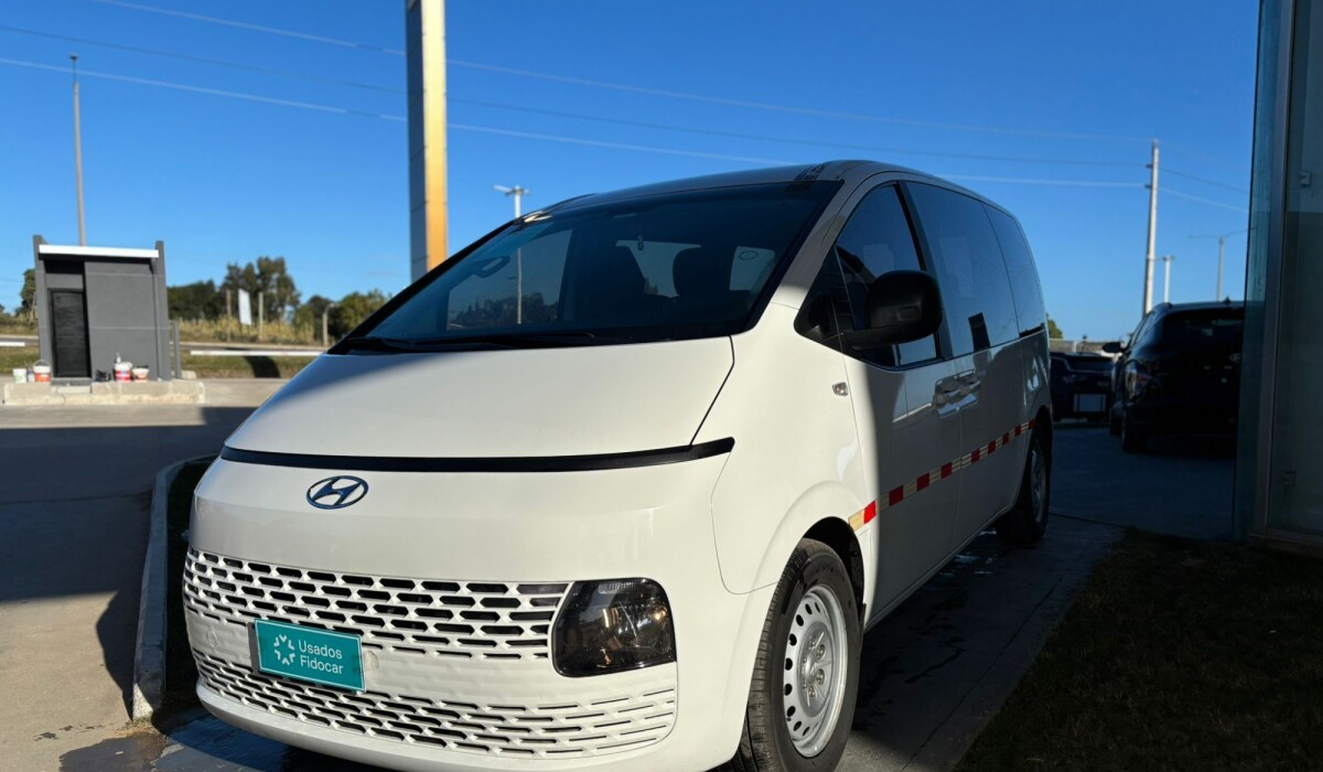 Hyundai H1 Staria Minibus Diesel 2,2 MT - 2022 Hyundai H1 Staria Minibus Diesel 2,2 MT - 2022