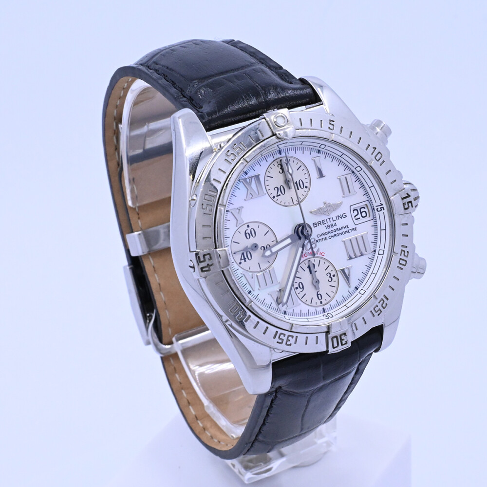 Breitling Chrono Cockpit A 13358 automatic 39 mm madre perla dial, año 2008. Breitling Chrono Cockpit A 13358 automatic 39 mm madre perla dial, año 2008.