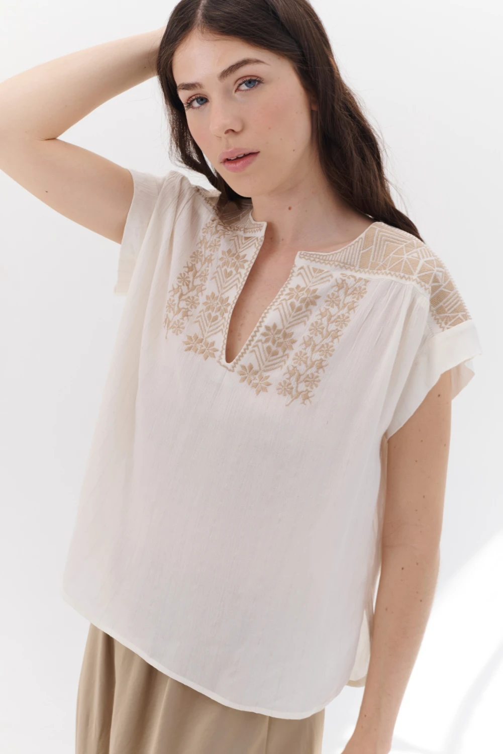 BLUSA SILVER BORDADA beige 2