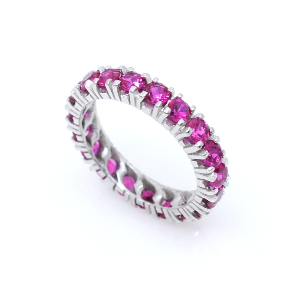 Anillo en oro 18k blanco y rubies sintéticos Anillo en oro 18k blanco y rubies sintéticos