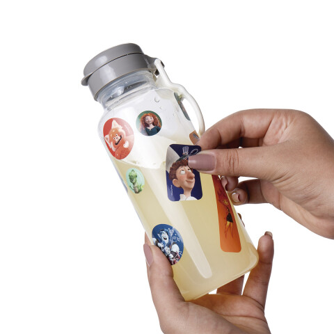 Botella Plática Fun Pixar 600 ml con Adhesivos U