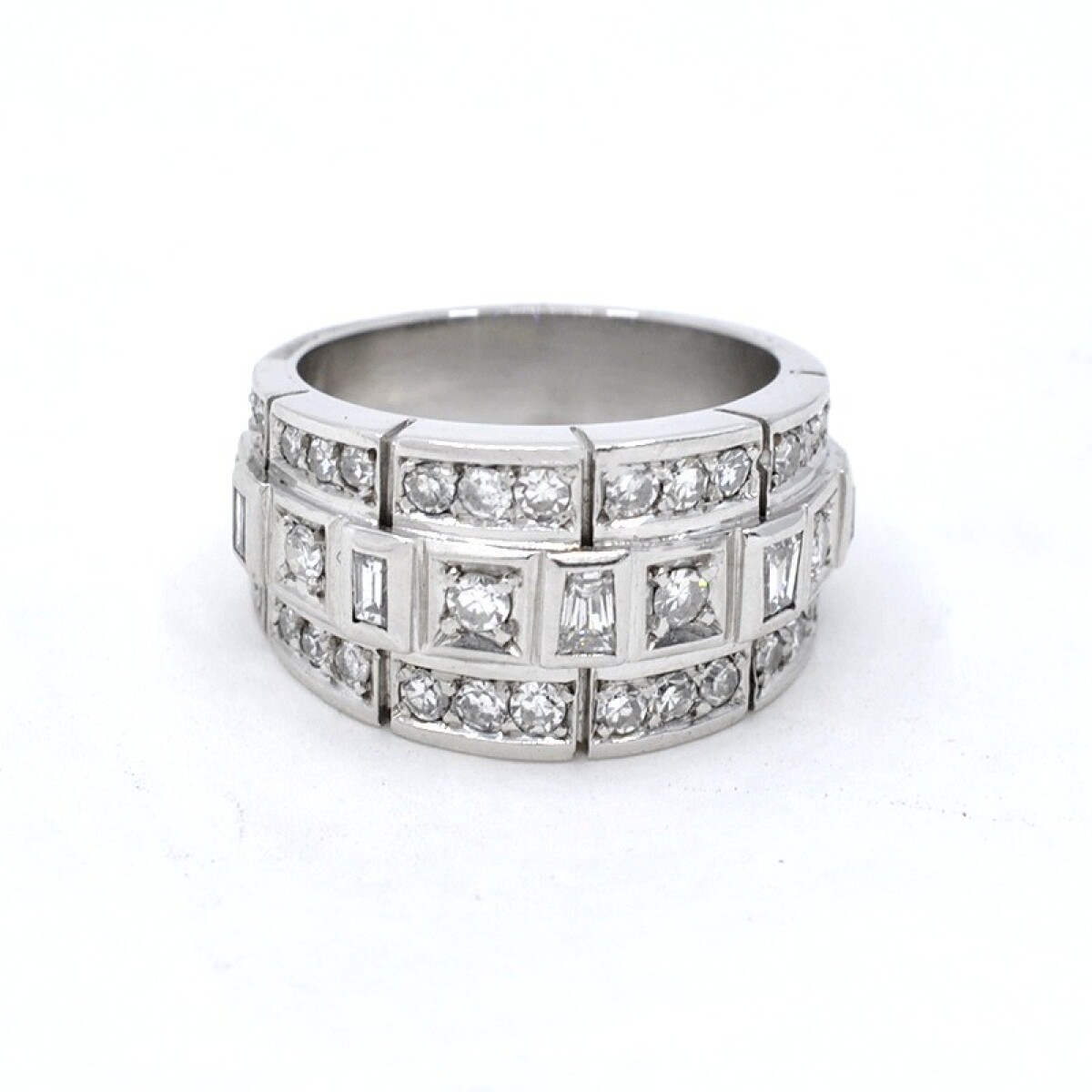 Anillo Platino Y Brillantes Redondos Y Baguette 