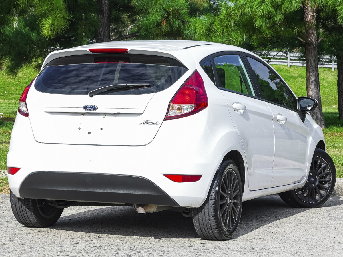 Ford Fiesta SE 1.6 Extra Full | Permuta / Financia Ford Fiesta SE 1.6 Extra Full | Permuta / Financia