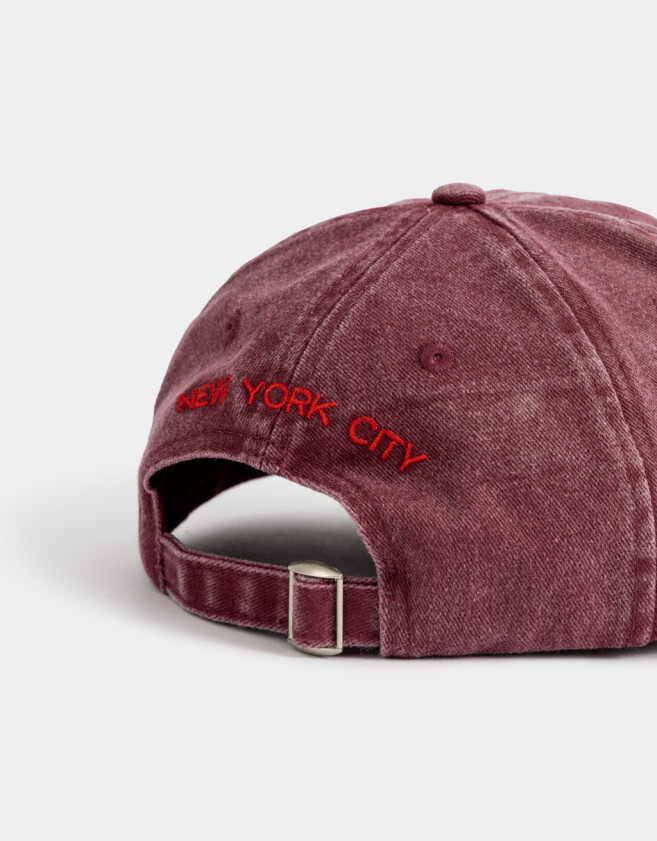 Caps Denim Gorra Efecto Lavado Bordada - Rojo Medio