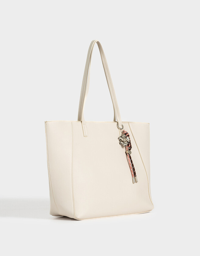 Shopper Cartera Shopper Con Charm - Blanco Crudo