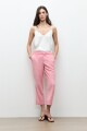 Pantalon capri lino detalle desflecado rosado melange
