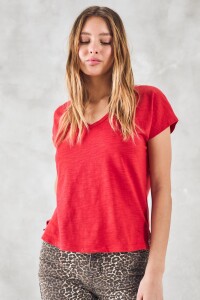 Remera Escote V Algodón Puro Rojo