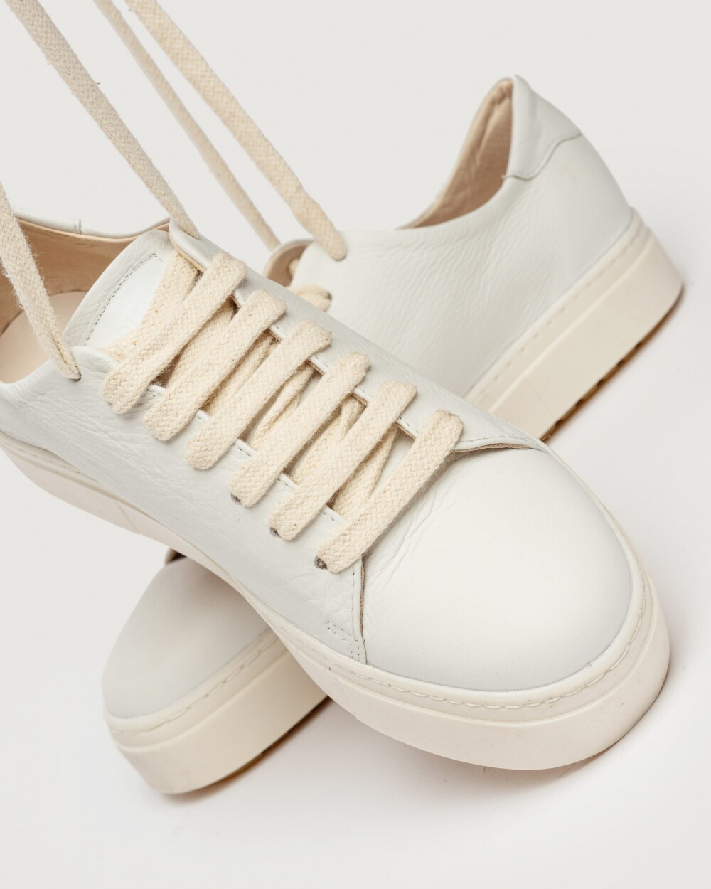 Sneaker Eimi En Cuero Liso Blanco
