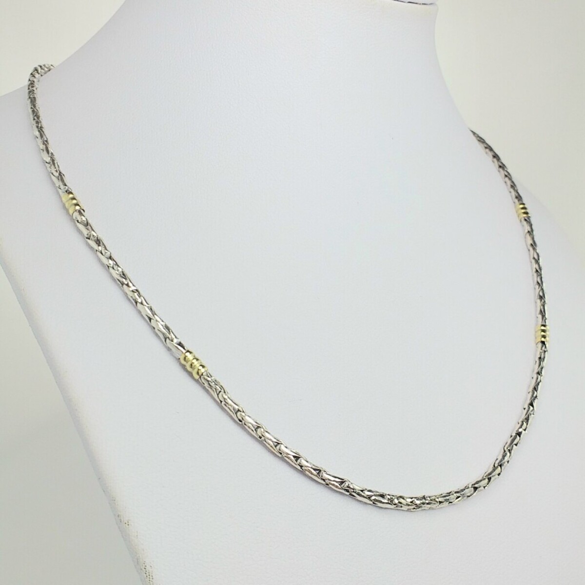 Gargantilla de plata 925 y detalles de doublé en oro 18ktes - Largo total 45 cm 